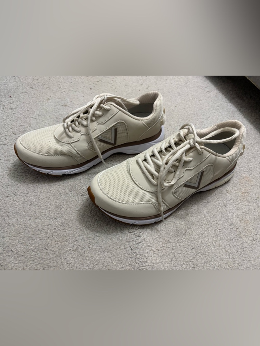 Vionic “Paige” sneakers - Picture 2 of 8